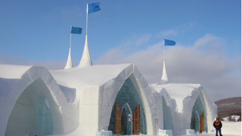 Stay In Hotel Made Of Ice- Hôtel De Glace 