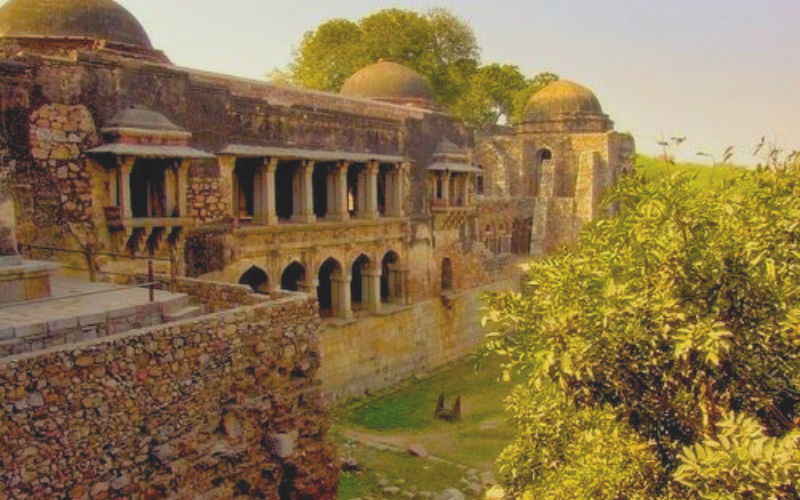 hauz khas: Best Tourist Places in Delhi